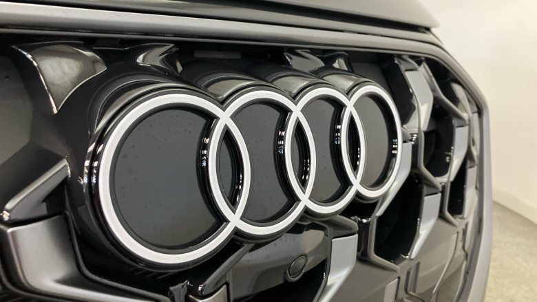 Audi Q5 2.0 TDI Quattro S Line 5dr S Tronic Diesel Estate